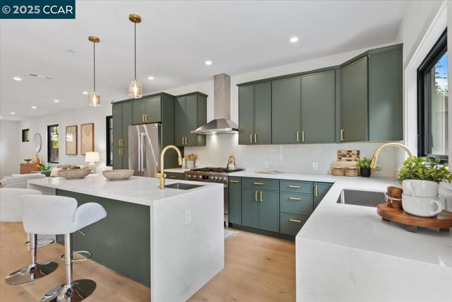 1045 Kains Ave, Albany CA: https://media.crmls.org/mediaz/2226fa2c-5175-49d8-adf8-ab564430eeb4.jpg