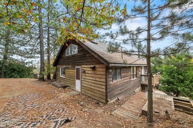 2380 Cape Horn Ave,  CA: https://media.crmls.org/mediaz/2227604b-881f-4e5c-ae00-94a73966e232.jpg