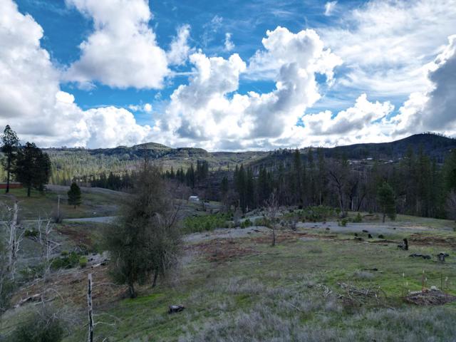 Image 21 of 24 For 5135 Old Emigrant Trail West