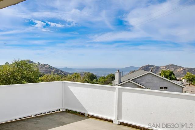 131 Scenic Dr, El Cajon CA: https://media.crmls.org/mediaz/2228252e-0c0d-4c88-9c98-88e82f99e693.jpg