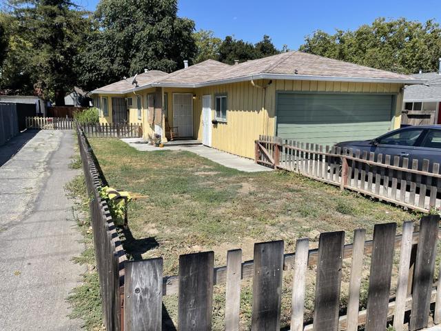 1085 N 4th Street, San Jose CA: https://media.crmls.org/mediaz/222863bb-9dd6-4922-b8a0-197493d9fd40.jpg