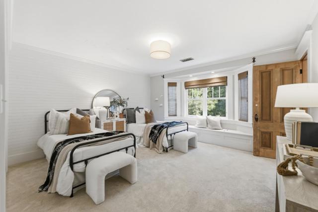 1353 Edgewood Road, Redwood City CA: https://media.crmls.org/mediaz/2229060f-34ea-423d-9902-0b481f1e9520.jpg