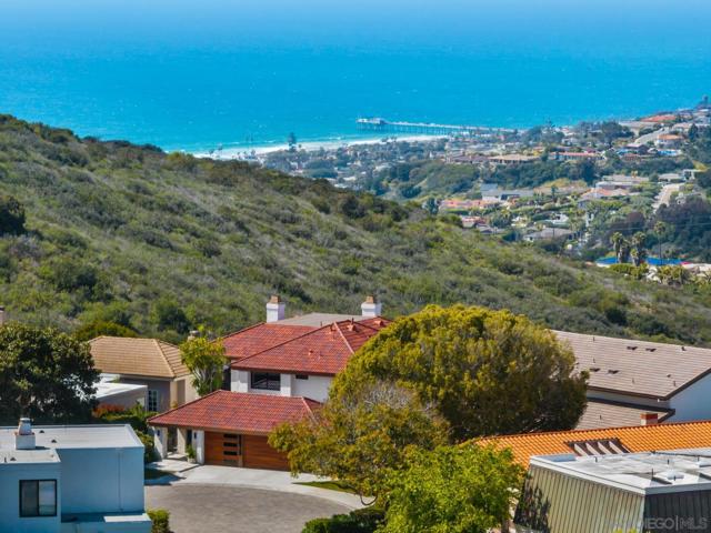 6675 Caminito Lindrick, La Jolla CA: https://media.crmls.org/mediaz/22292ab4-1f50-4a32-9ef9-9698447e049e.jpg