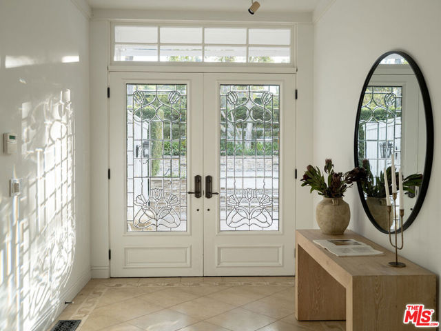 2 Eucalyptus Lane, Rolling Hills CA: https://media.crmls.org/mediaz/22299c1c-d56d-4704-9e93-dc82341e95dc.jpg