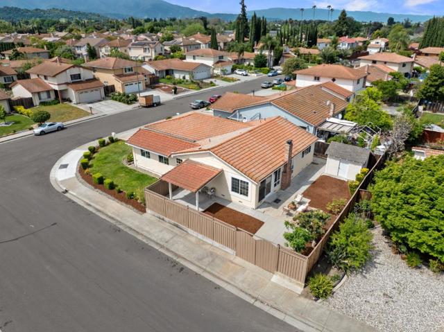569 Blairburry Way, San Jose CA: https://media.crmls.org/mediaz/2229ed5b-de91-49b4-af7c-ebb2ae08559e.jpg