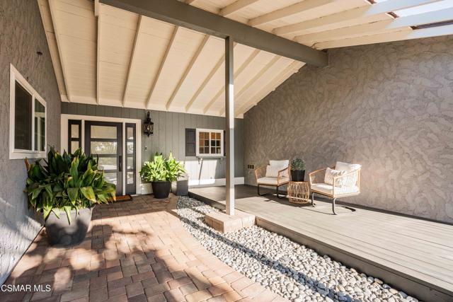 552 Longbranch Road, Simi Valley CA: https://media.crmls.org/mediaz/222a3bcf-5c59-4a1c-b054-4d2a6df5996f.jpg