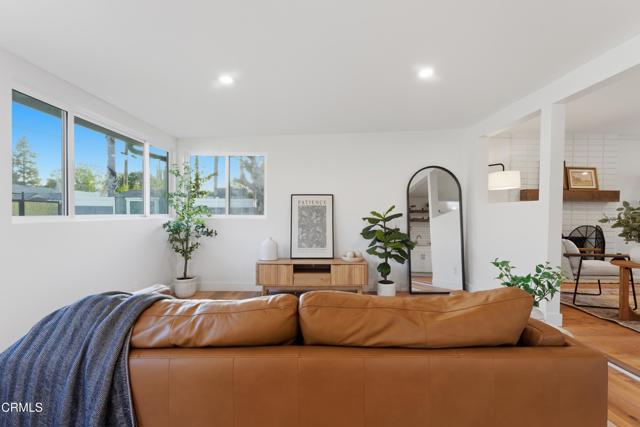 Detail Gallery Image 33 of 54 For 22718 Cantlay St, West Hills,  CA 91307 - 3 Beds | 2 Baths