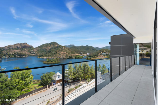 461 Lake Sherwood Drive, Lake Sherwood CA: https://media.crmls.org/mediaz/222aa96e-86a2-4fd2-b0e3-73f4b70ce833.jpg