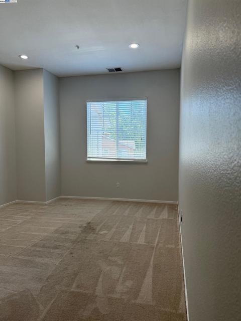 1230 Sutter Creek Ln, San Ramon CA: https://media.crmls.org/mediaz/222b457b-73c1-4765-a5c3-6779d426b5bd.jpg