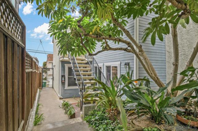 4320 Mentone St, San Diego CA: https://media.crmls.org/mediaz/222b9999-8d3f-49e4-82e9-eb3a110189d7.jpg
