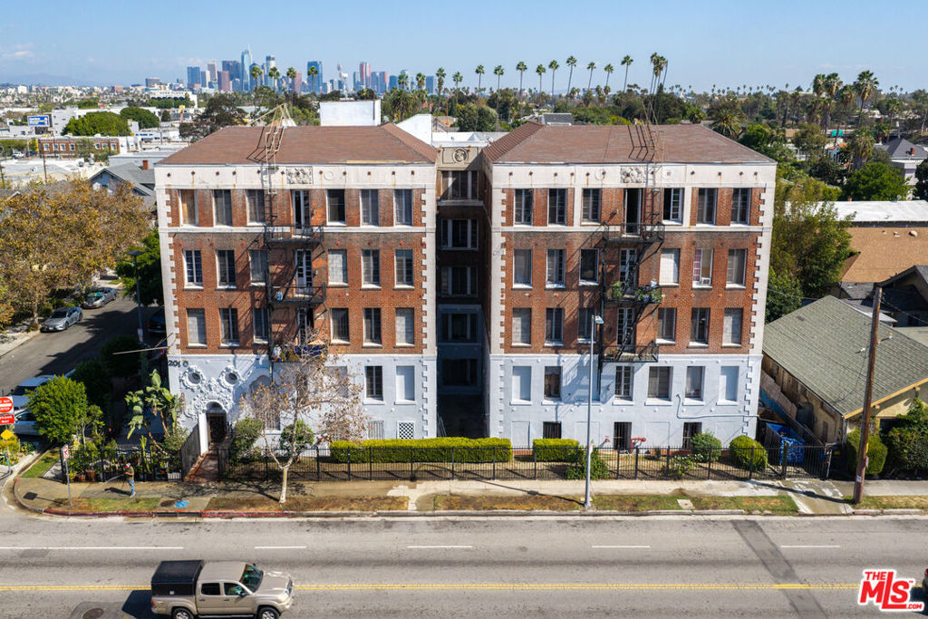 Multifamily at 2000 Arlington Avenue