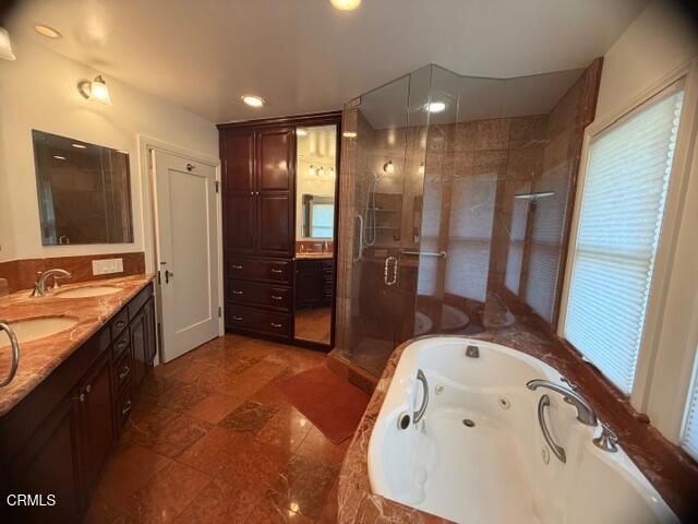 Detail Gallery Image 13 of 17 For 419 Brakey Rd, Ventura,  CA 93001 - 3 Beds | 3 Baths