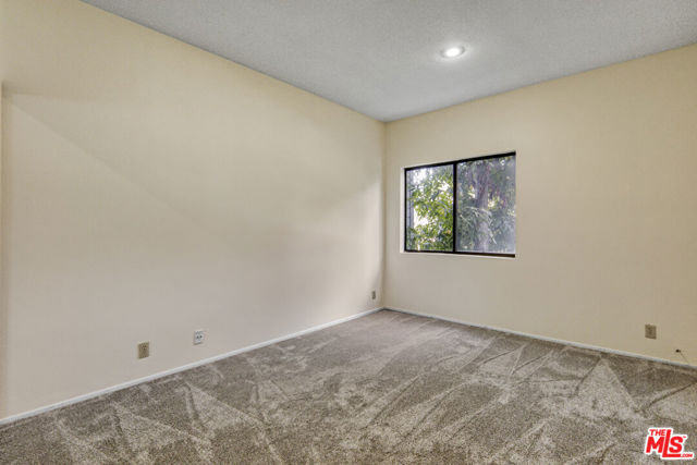 13331 Moorpark Street, Sherman Oaks CA: https://media.crmls.org/mediaz/222be4c0-b3a7-4e7a-a721-d5142a717d3f.jpg