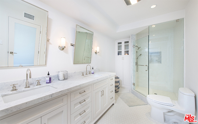 28028 SEA LANE Drive, Malibu CA: https://media.crmls.org/mediaz/222c6ebd-f777-4824-b326-ad7a2413373e.jpg