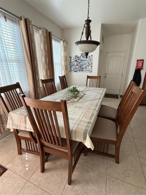 3177 Katharine Dr, Escondido CA: https://media.crmls.org/mediaz/222d371f-8807-46ee-a0ff-ca2df2a293d0.jpg