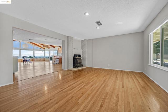 1510 Encanto, Walnut Creek CA: https://media.crmls.org/mediaz/222db9e8-452d-4064-93b9-f0e0eb9f52dc.jpg
