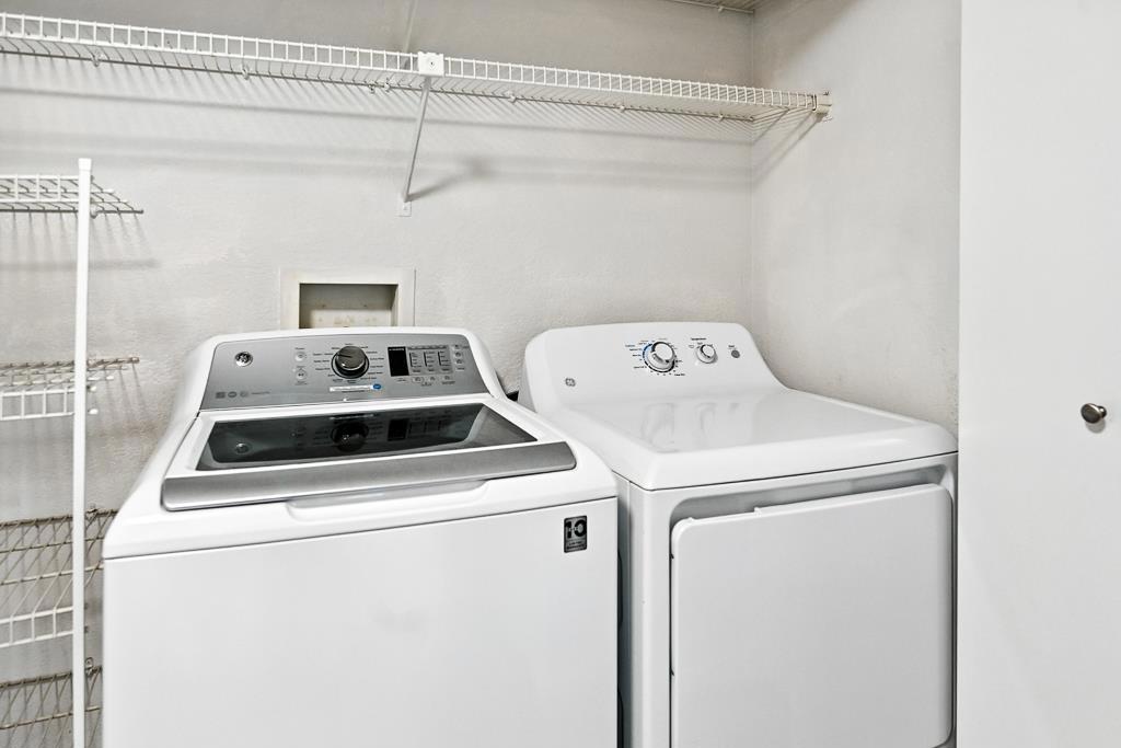 https://media.crmls.org/mediaz/222dfb61-4f0d-4cda-9095-e8a39dc0ce54.jpg?preset=X-Large