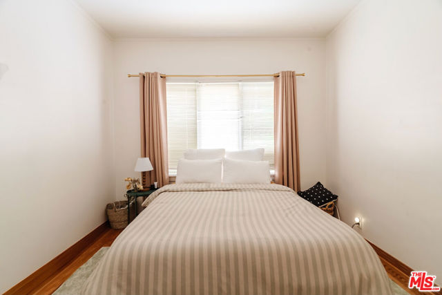 4426 Price Street, Los Angeles CA: https://media.crmls.org/mediaz/222e3524-8f42-4e85-b1a3-a56e4f934fda.jpg
