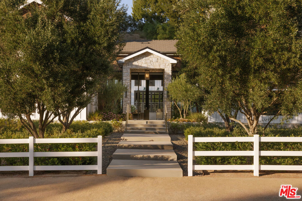 MLS #26874641 image #2