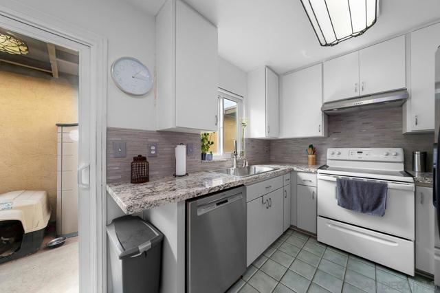 10366 Rochelle Ave, Santee, California 92071, 3 Bedrooms Bedrooms, ,2 BathroomsBathrooms,Single Family Residence,For Sale,Rochelle Ave,250041076SD