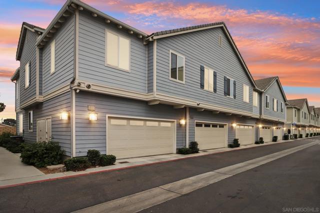 511 Surfbird Ln, Imperial Beach CA: https://media.crmls.org/mediaz/222f3979-d02b-4b17-8745-f66671c55dfc.jpg