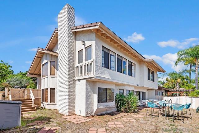 1541 Vaquero Gln, Escondido CA: https://media.crmls.org/mediaz/222f68bb-11fe-4ab3-b2f7-91e030adf799.jpg