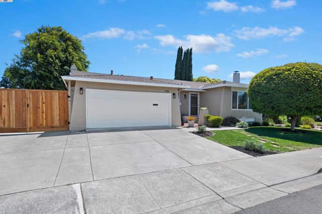 4531 Harper Ct, Pleasanton CA: https://media.crmls.org/mediaz/2230ec9b-0bb1-43cf-a553-95eb1f3f0241.jpg