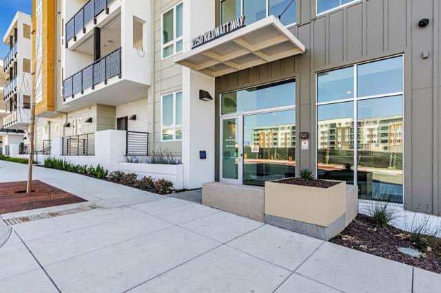 2250 Kilowatt Way, Fremont CA: https://media.crmls.org/mediaz/2231dddc-e77a-4e8b-9788-436a33dac55a.jpg