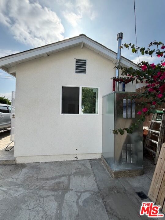 3673 3rd Avenue, Los Angeles CA: https://media.crmls.org/mediaz/2231ddf0-2f4f-4196-bbab-19751b259fa7.jpg