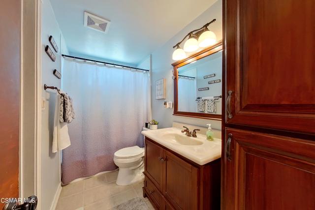 2307 Callahan Full Bath