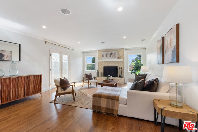 4180 Mount Vernon Drive, View Park CA: https://media.crmls.org/mediaz/223245ce-d3f5-4be1-8bc6-67f542deb1be.jpg