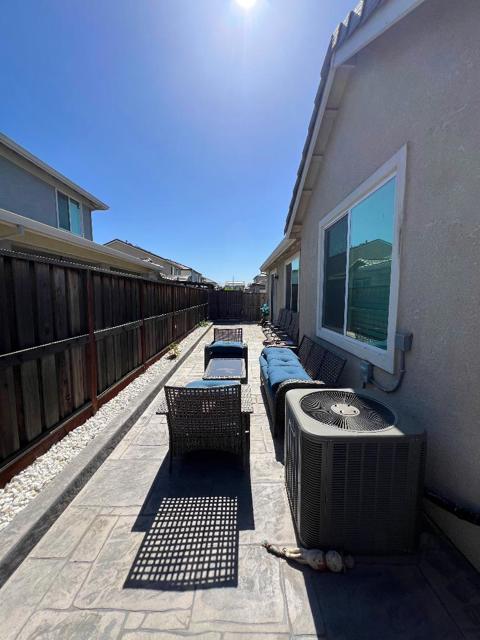 1460 Waterwheel Lane, Hollister CA: https://media.crmls.org/mediaz/22328fad-7265-44a9-ac94-6113db0b9f2b.jpg