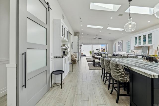 Detail Gallery Image 7 of 46 For 4230 Orchard Ave, San Diego,  CA 92107 - 4 Beds | 4/1 Baths