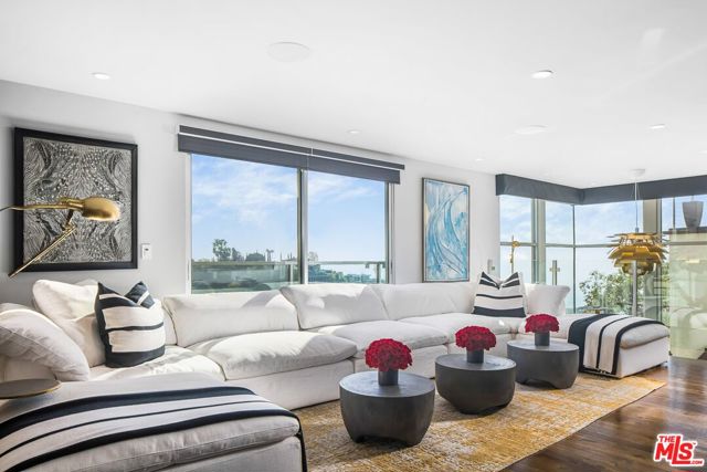 9318 Warbler Way, Los Angeles CA: https://media.crmls.org/mediaz/22329e5f-f8f8-44d1-ba7e-8ecba4bcb2bf.jpg