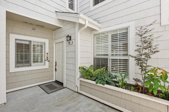 595 Shoal Circle,  CA: https://media.crmls.org/mediaz/2233123b-fdc2-4a11-8313-fc08e7311f7b.jpg