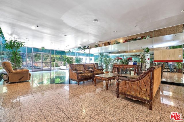 525 S Berendo Street, Los Angeles CA: https://media.crmls.org/mediaz/22339388-e03d-48e1-aad3-a0a3551aa87f.jpg