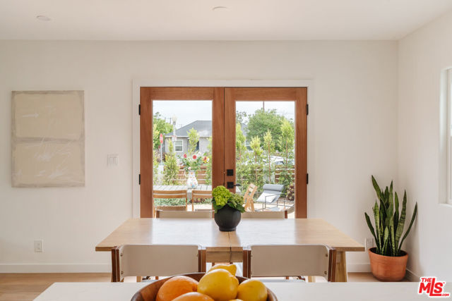 3501 Hillcrest Drive, Los Angeles CA: https://media.crmls.org/mediaz/2233f5cb-c48c-45b3-99dc-6a6c3a2d1dd0.jpg