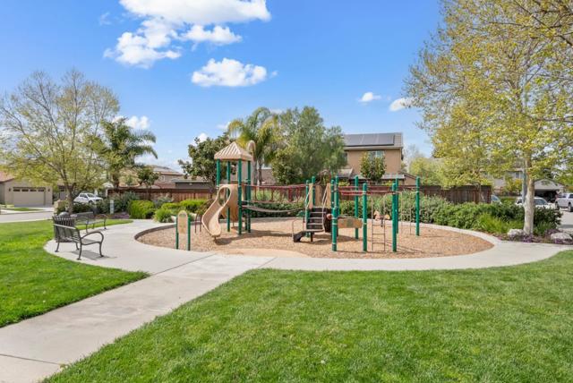 462 E Main Avenue, Morgan Hill CA: https://media.crmls.org/mediaz/2234138a-7c14-479d-9f66-b5fdf790021e.jpg