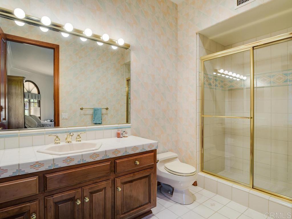 https://media.crmls.org/mediaz/223445b0-5c2b-488d-a9b5-9d17f2e8c80e.jpg?preset=X-Large