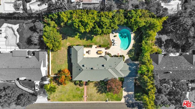 6900 Chisholm Avenue, Lake Balboa CA: https://media.crmls.org/mediaz/22348557-55ea-4026-a3d3-c272bef5cc66.jpg