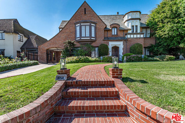 Image 2 of 47 For 165 Las Palmas Avenue