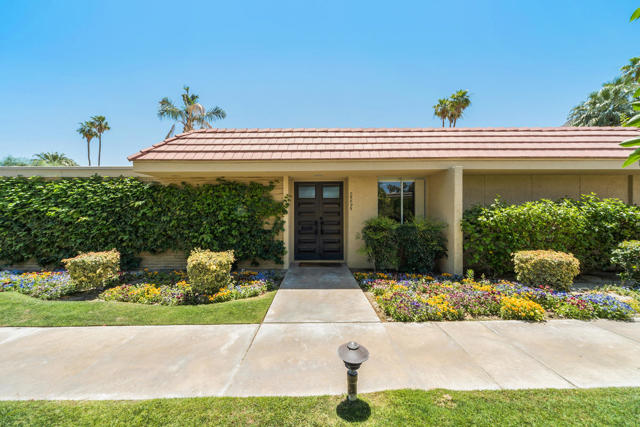 76895 Lark Drive, Indian Wells CA: https://media.crmls.org/mediaz/2234b50c-849b-4e85-b25e-8a00a627f1bd.jpg