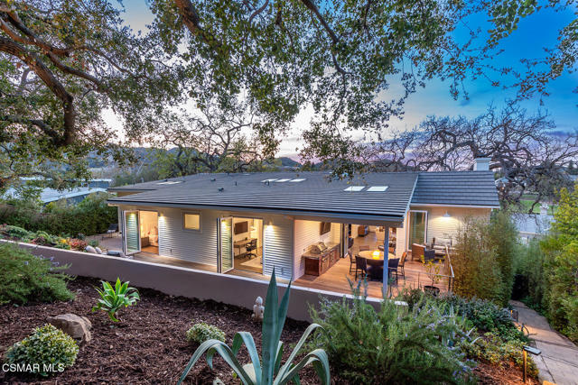 2443 Stafford Road, Westlake Village CA: https://media.crmls.org/mediaz/22351cd8-6652-47a9-b3ba-63b490e54918.jpg