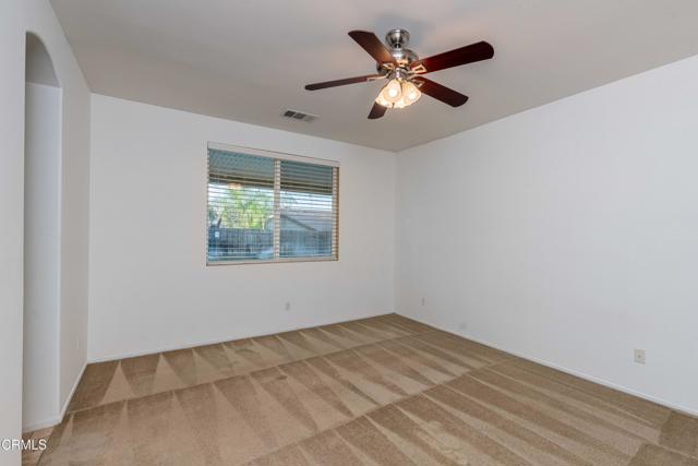 10909 Rainwater Lane, Bakersfield CA: https://media.crmls.org/mediaz/22383e3d-49ee-4f34-bbc9-aeb572aafb50.jpg