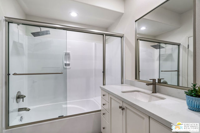 1426 Yermo Drive, Palm Springs CA: https://media.crmls.org/mediaz/2238bae1-3322-498c-87b5-8dbe55c59269.jpg