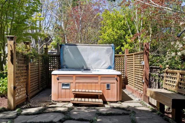 125 Stonepine Road, Hillsborough CA: https://media.crmls.org/mediaz/2238bf9e-6698-4560-a9c5-c67260c9e2c3.jpg