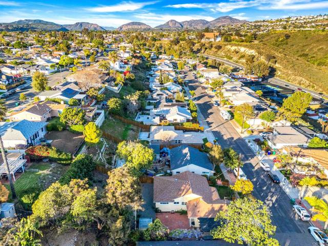 4920 Elsa Road, San Diego CA: https://media.crmls.org/mediaz/22391ed1-b50c-4951-816e-1ed6b2e3b42c.jpg