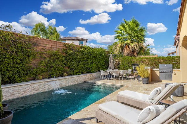 80450 Platinum Way, La Quinta CA: https://media.crmls.org/mediaz/22397c40-0352-42ef-8d97-096ca9dc702b.jpg