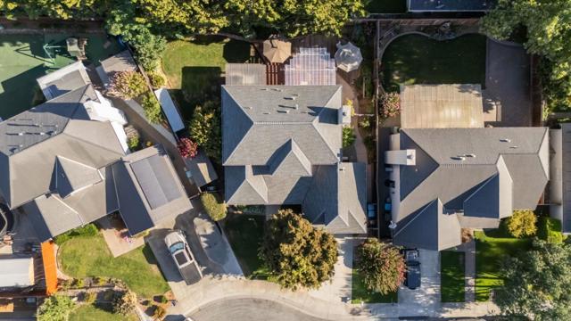 930 Hoesch Way, Gilroy CA: https://media.crmls.org/mediaz/223a59c4-841f-4e15-a6e3-847344e3557c.jpg