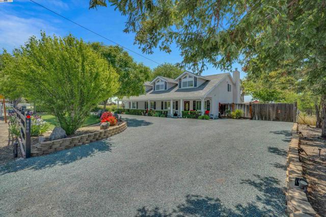 1969 Buena Vista Ave, Livermore CA: https://media.crmls.org/mediaz/223aa286-1e2f-4dc6-a225-91b8b985781d.jpg